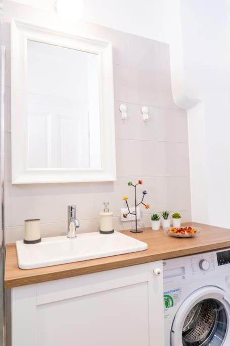 Central And Comfy 2Bdr Apartment Near Parliament เบลเกรด ภายนอก รูปภาพ