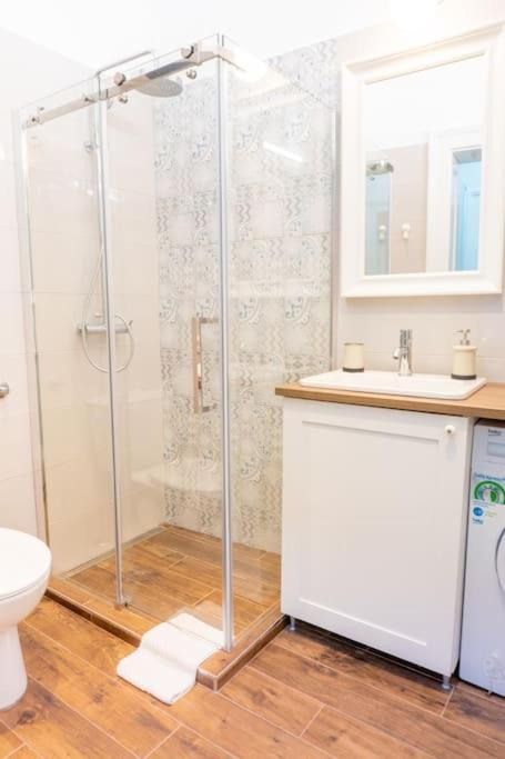 Central And Comfy 2Bdr Apartment Near Parliament เบลเกรด ภายนอก รูปภาพ